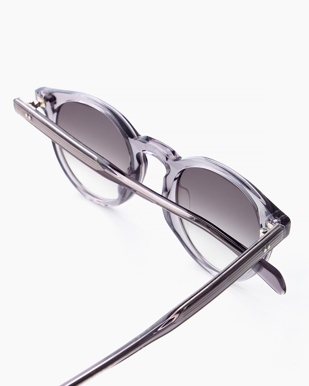ME & JOE Benjamin grey sunglasses – angled view
