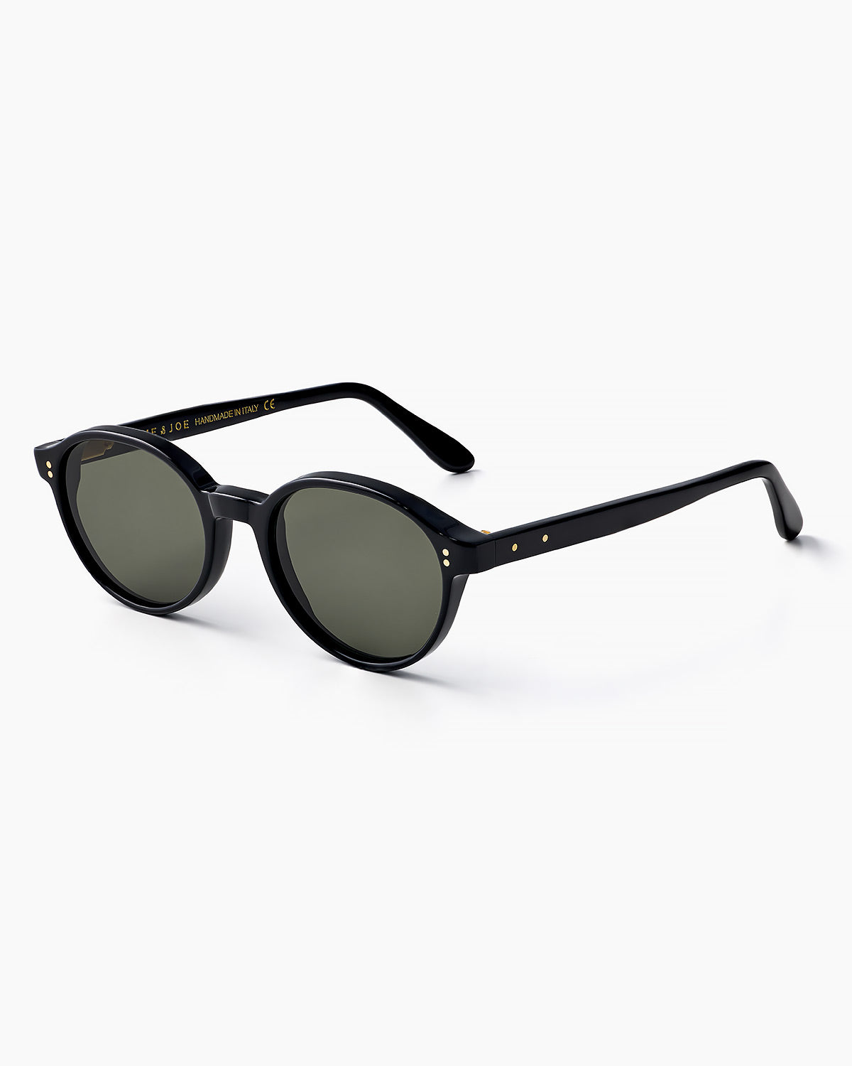 ME & JOE Bowie black sunglasses – three-quarter view