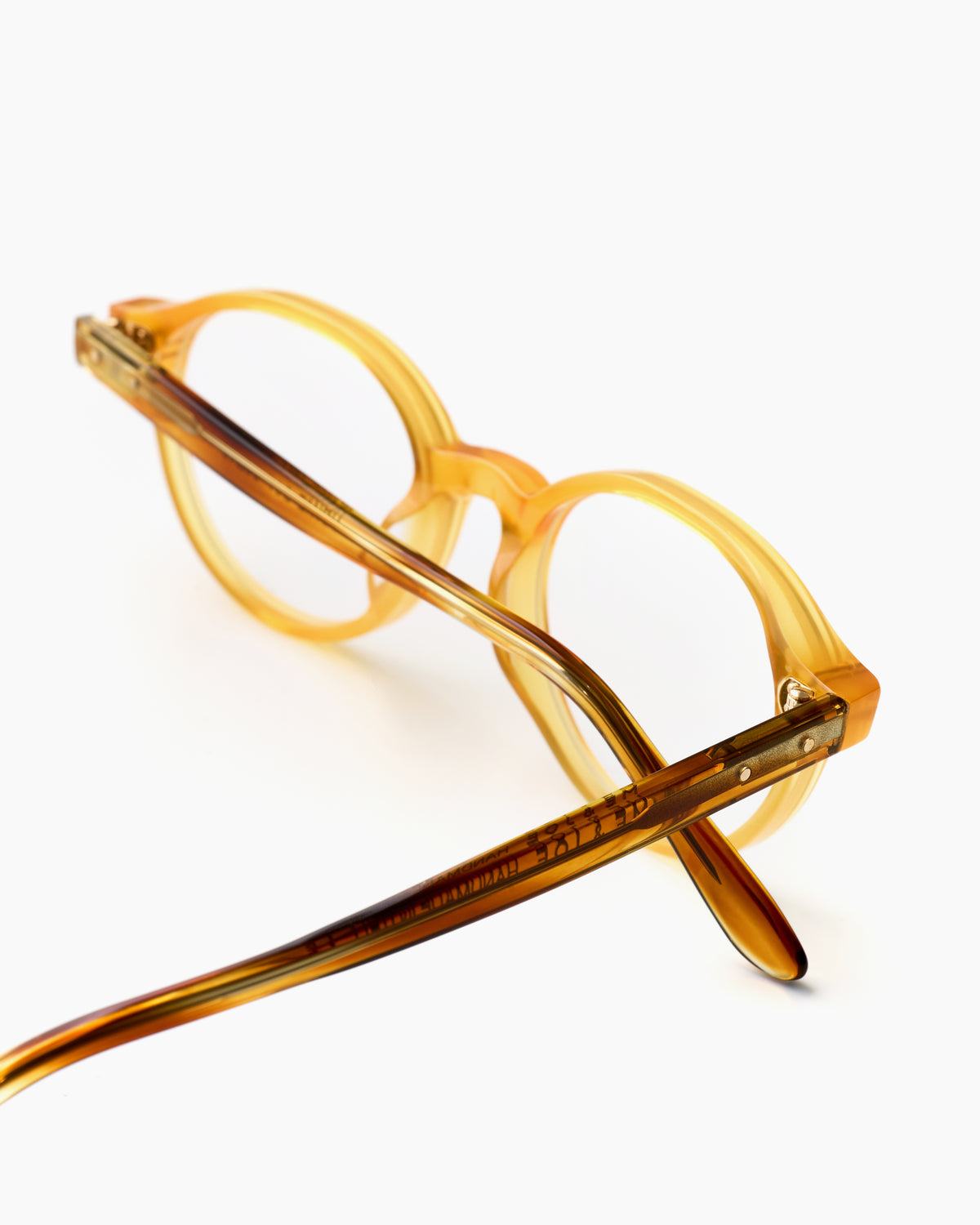 ME & JOE Bowie honey optical glasses – angled view