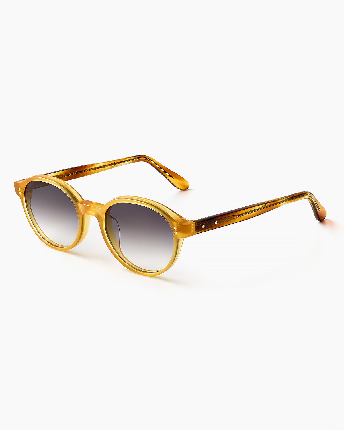 ME & JOE Bowie honey sunglasses with black degrade lenses – three quarter view