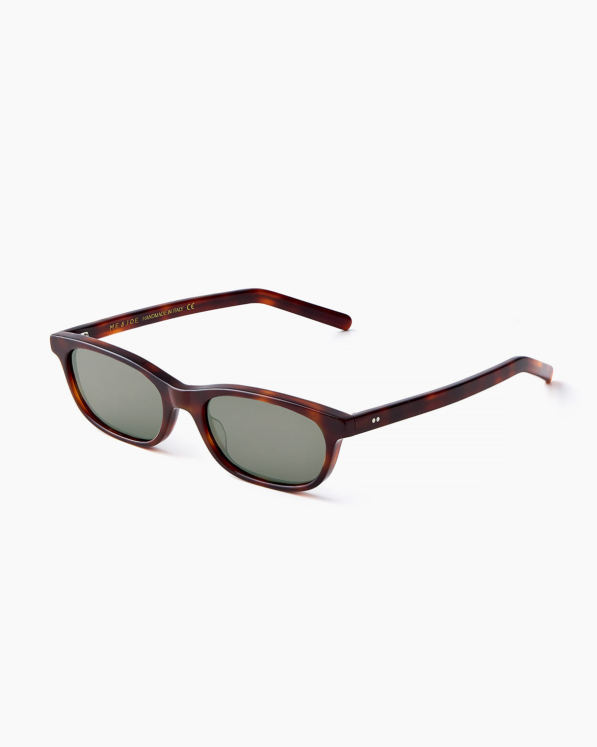 ME & JOE Darya tortoise sunglasses – three-quarter view