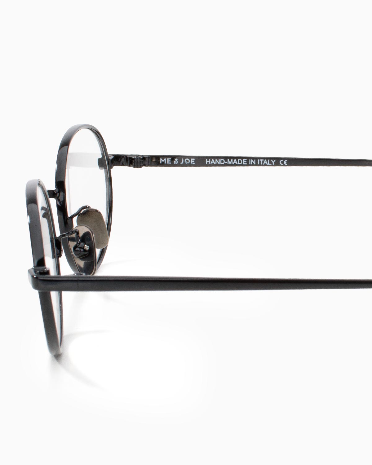 ME & JOE Elvie black optical glasses – detail view