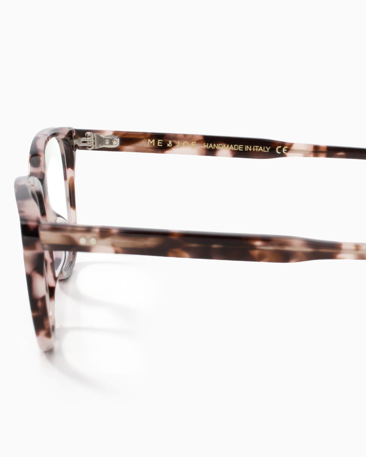 ME & JOE Erin pink tortoise optical glasses – temple and logo detail