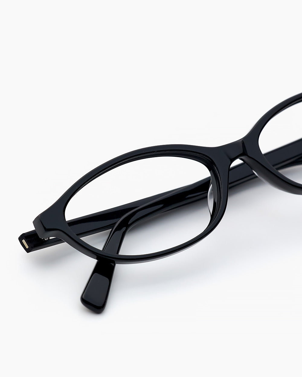 ME & JOE Ines black optical glasses – folded view