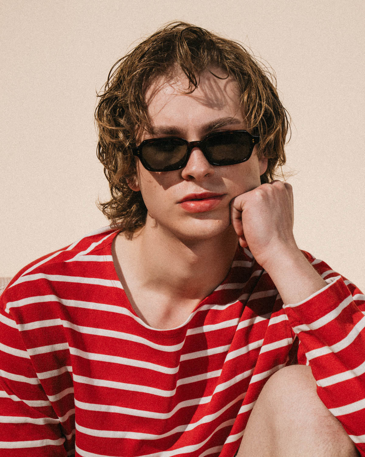 Man wearing ME & JOE Jules tortoise sunglasses – front view