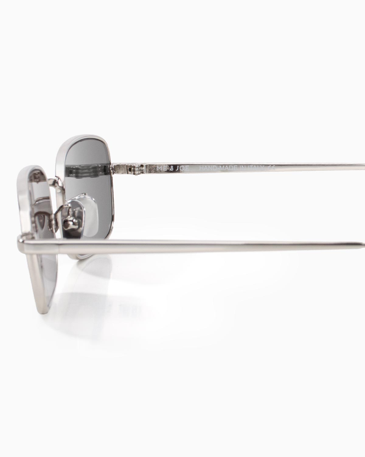 ME & JOE Luca silver sunglasses – stemple and logo detail