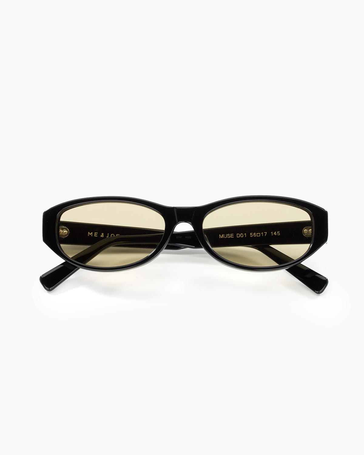 ME & JOE Muse black sunglasses with amber lenses – front view