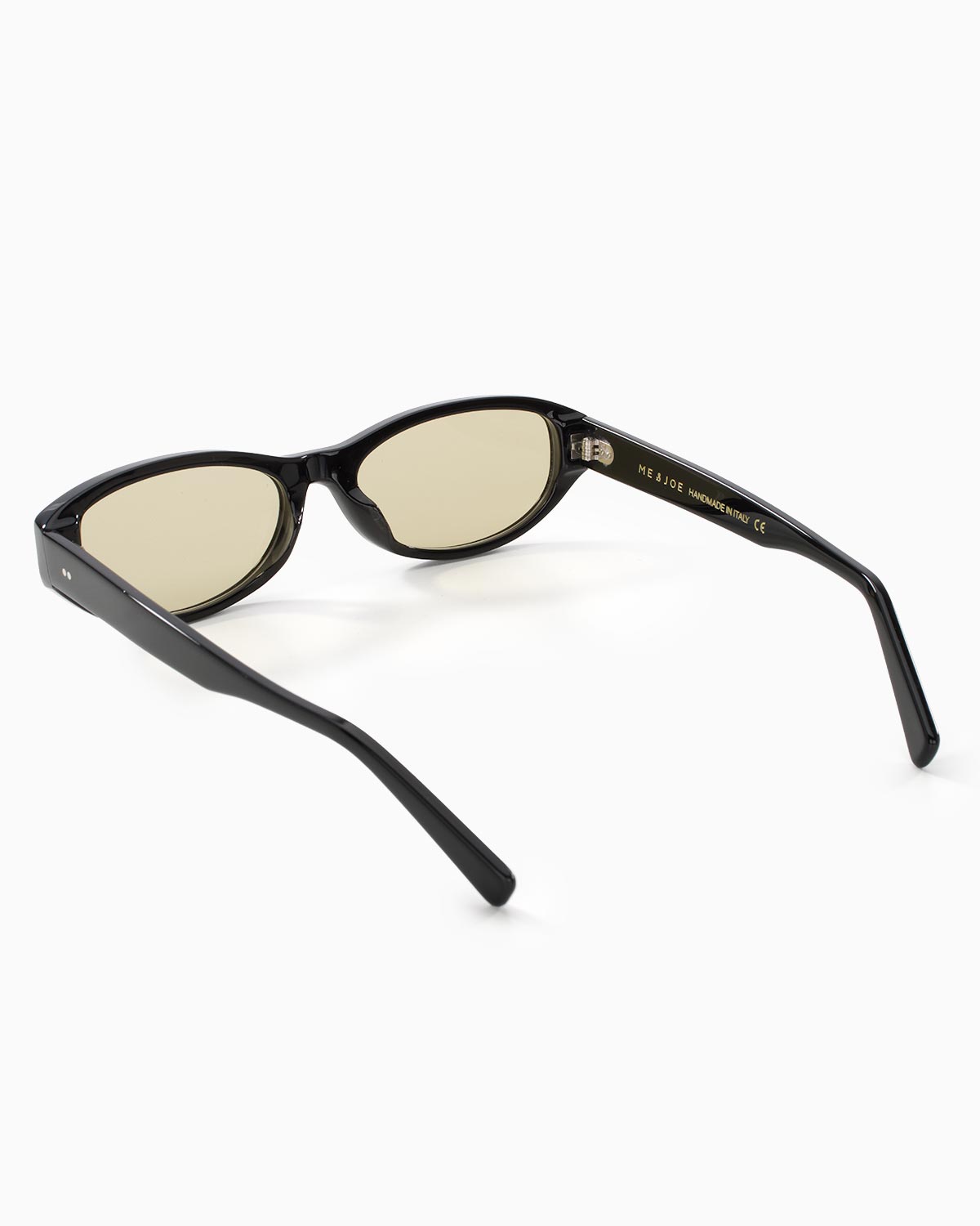 ME & JOE Muse black sunglasses with amber lenses – rear three-quarter view