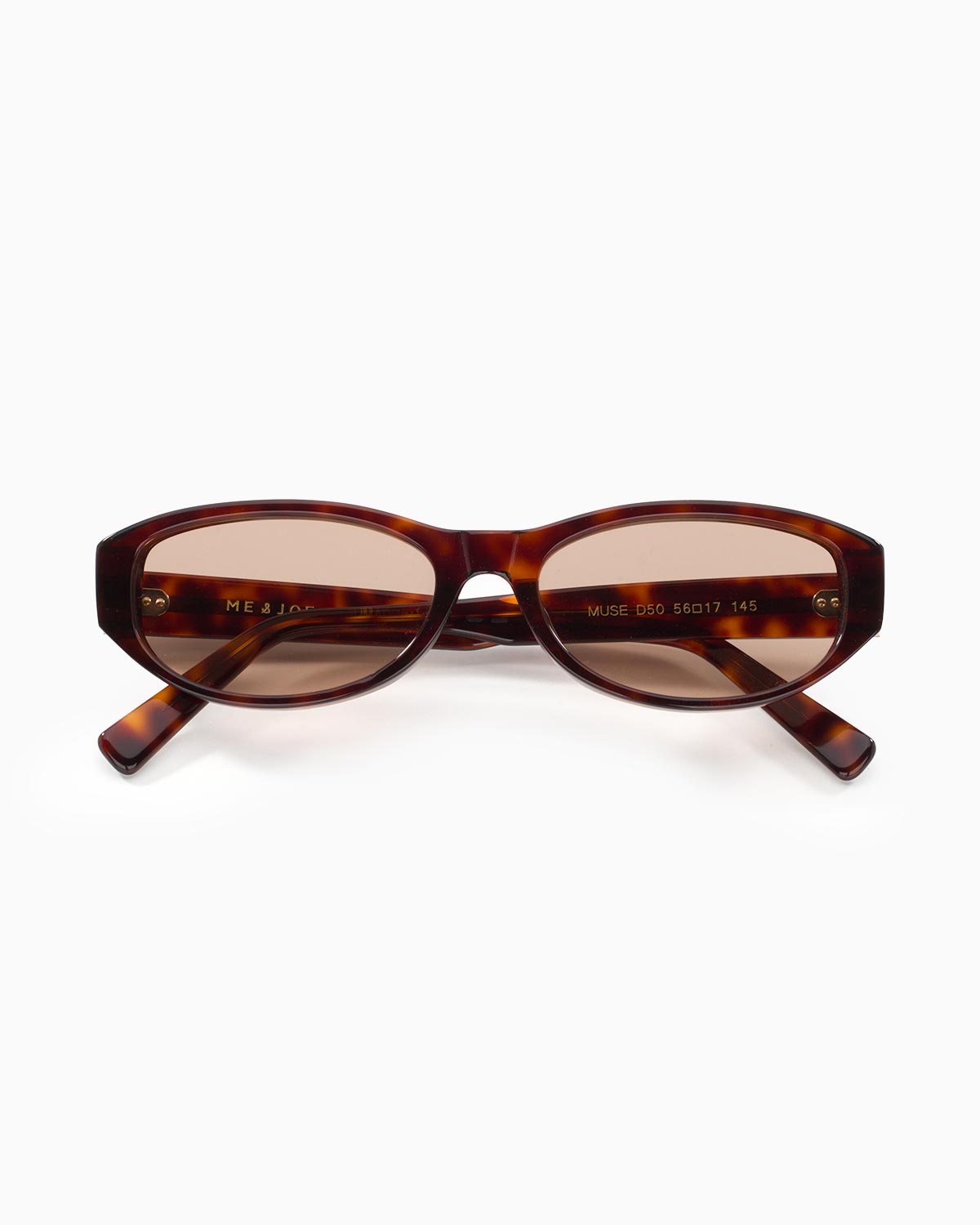 ME & JOE Muse cherry tortoise sunglasses with light brown lenses – front view