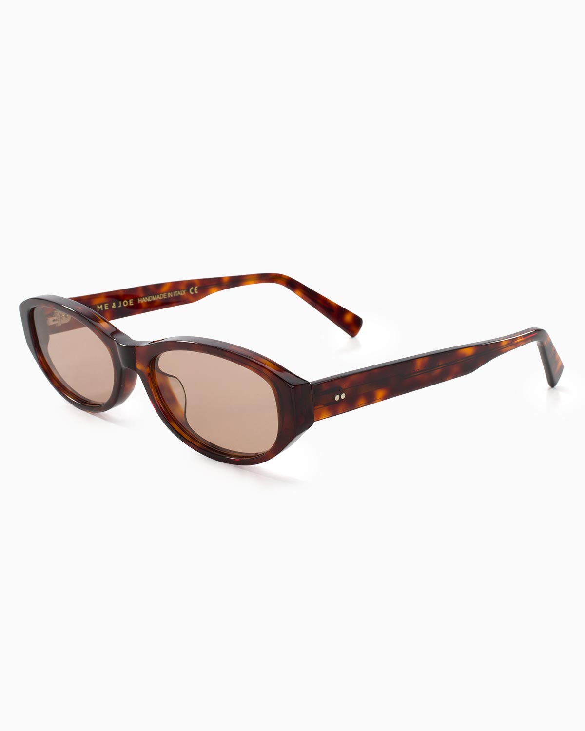 ME & JOE Muse cherry tortoise sunglasses with light brown lenses – front three-quarter view