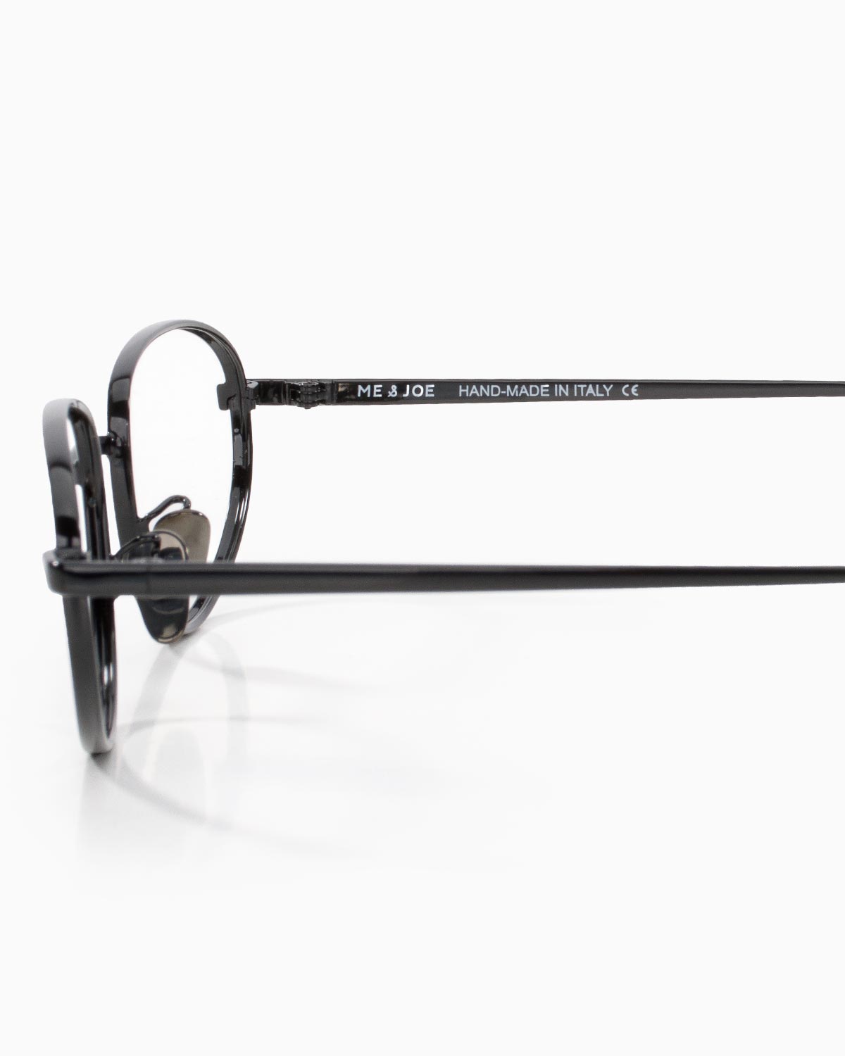 ME & JOE Noma Black optical glasses – temple and logo detail