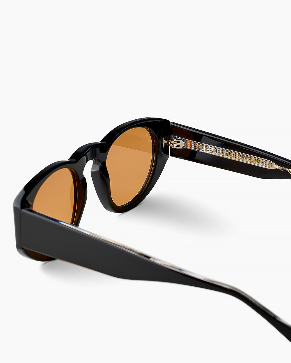 ME & JOE Onassis black sunglasses