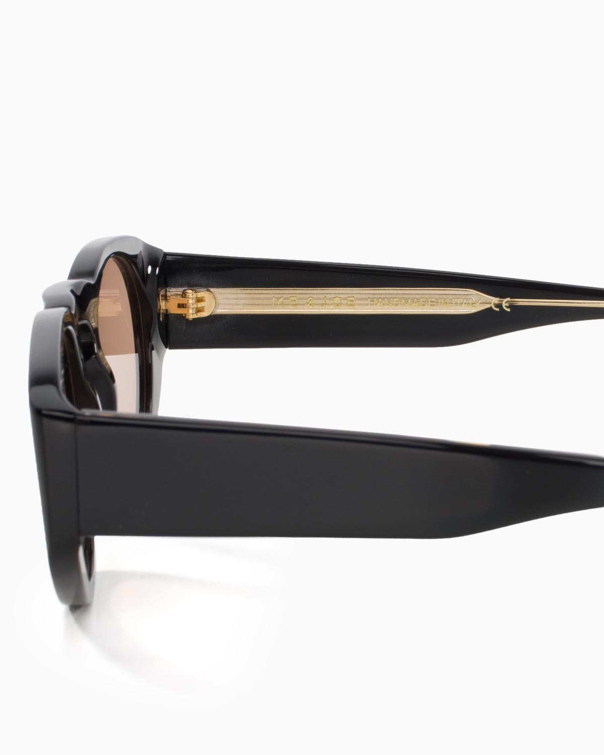 ME & JOE Onassis black sunglasses  with light brown lenses - temple and logo detail