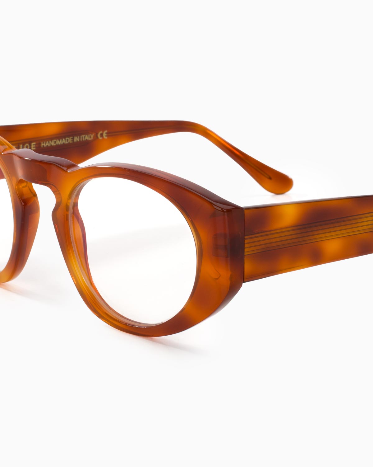 ME & JOE Onassis havana optical glasses – frame detail 