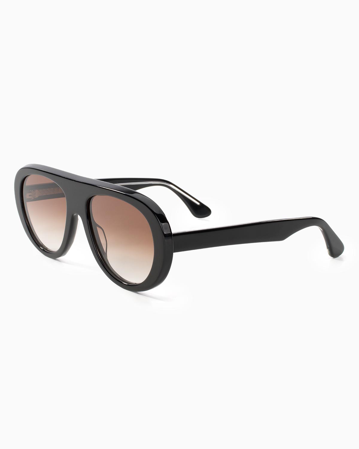 ME & JOE Riviera black sunglasses with  brown gradient lenses –three-quarter view