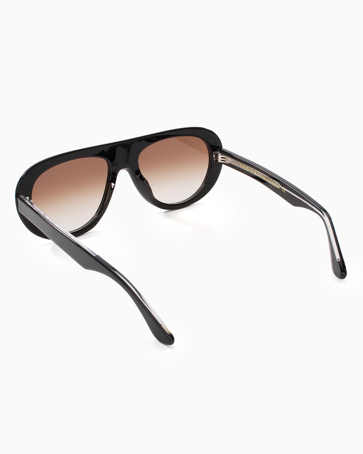 ME & JOE Riviera black sunglasses with  brown gradient lenses –three-quarter view