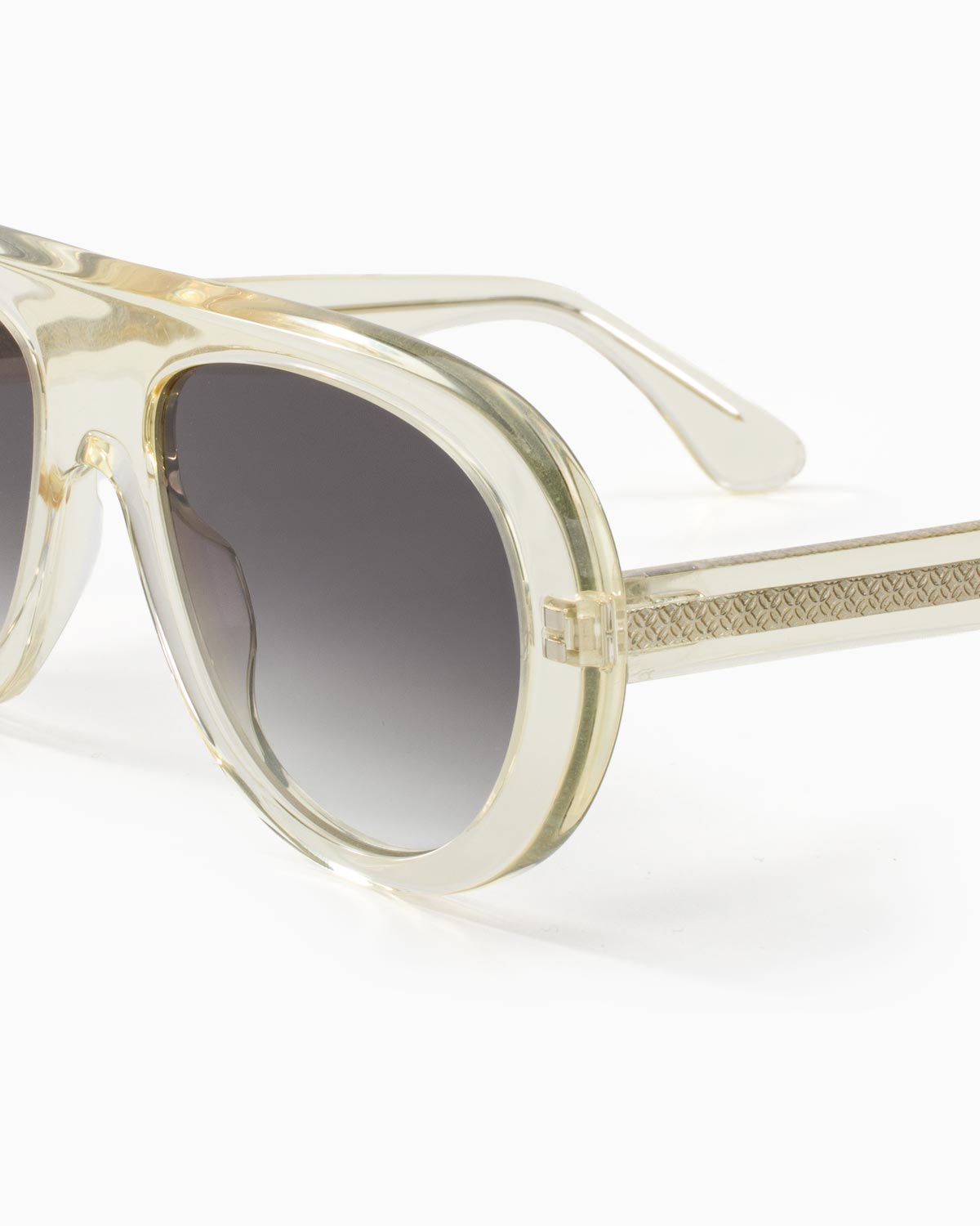 ME & JOE Riviera Champagne sunglasses with grey gradient lenses – frame detail