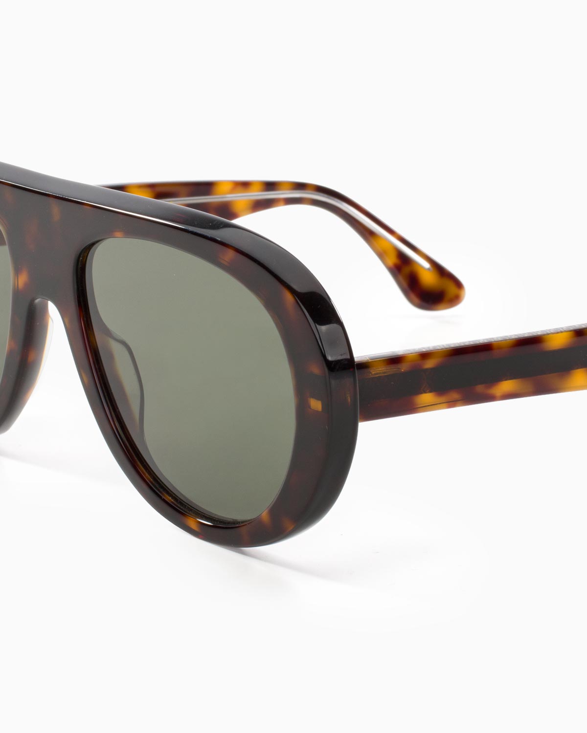 ME & JOE Riviera tortoise sunglasses-detail view