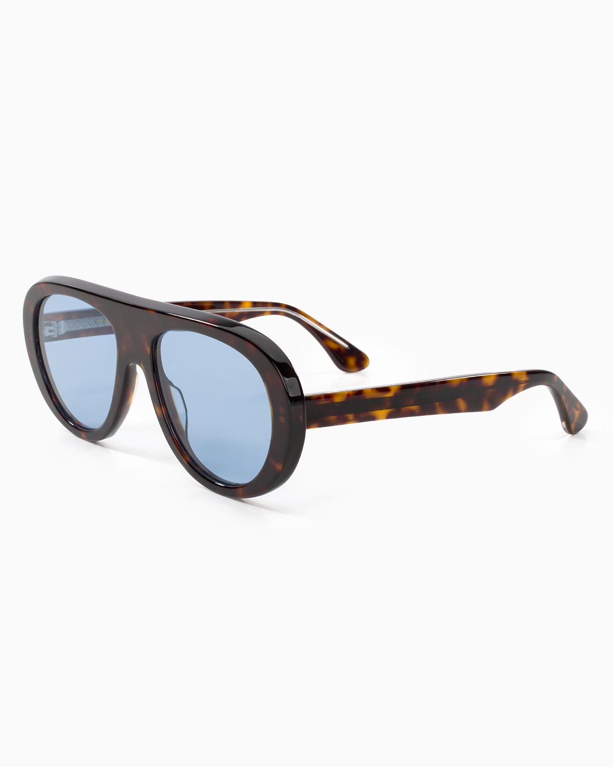 ME & JOE Riviera tortoise sunglasses with light blue lenses – front three-quarter view