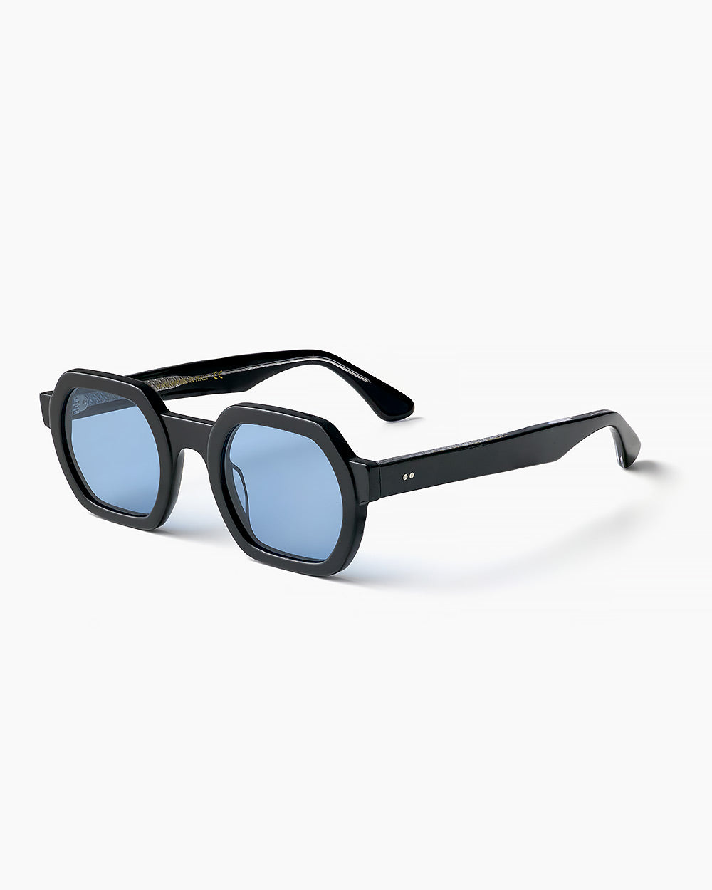 ME & JOE Sandro black sunglasses with blue lenses  – three-quarter view
