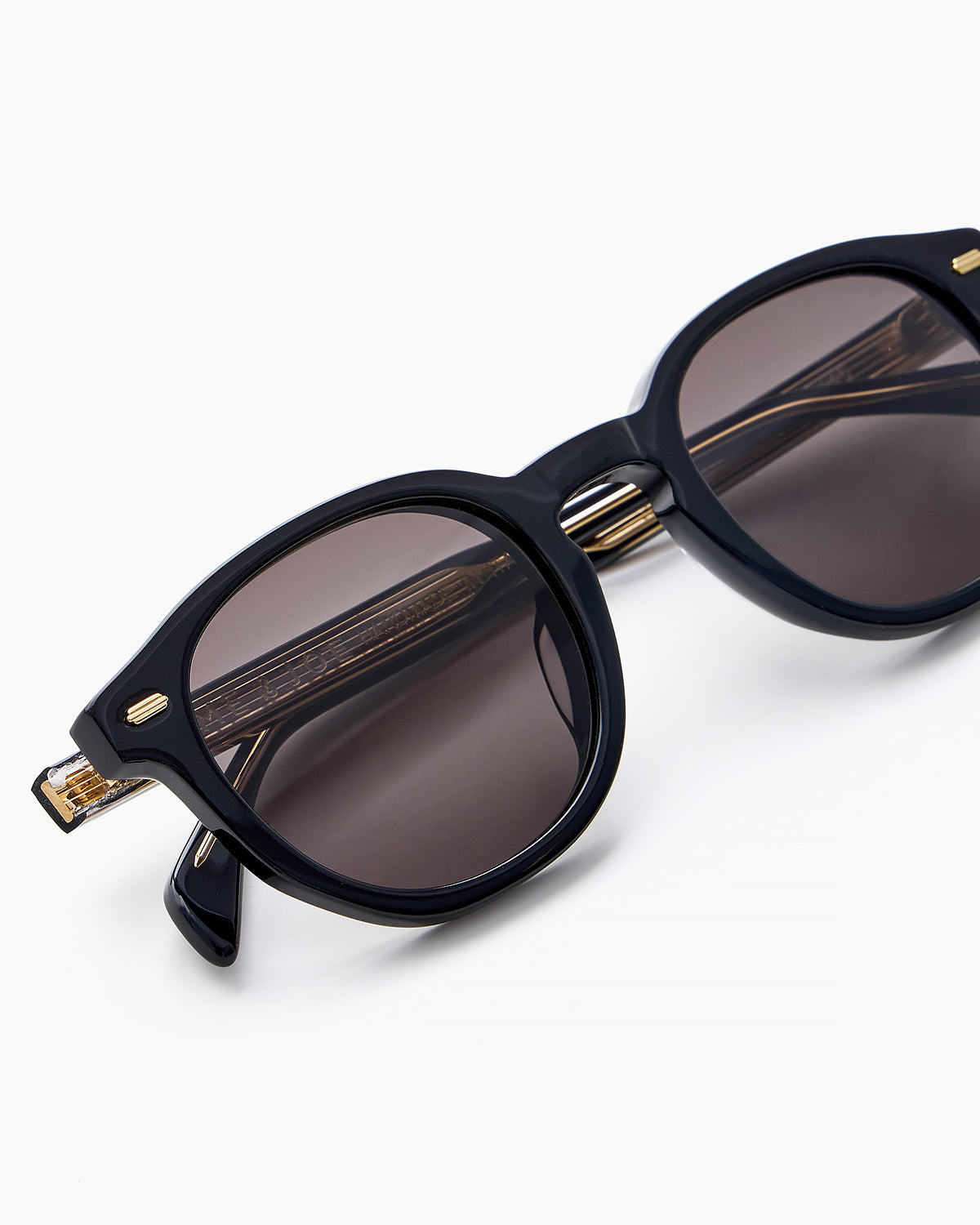 ME & JOE Vincent black sunglasses – detail view