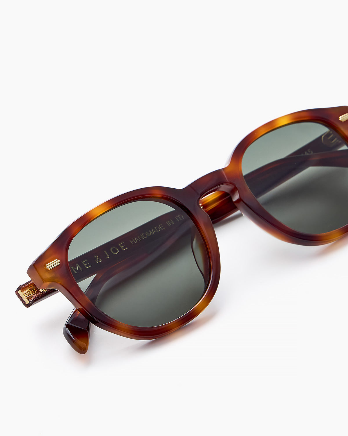 ME & JOE Vincent tortoise sunglasses – detail view