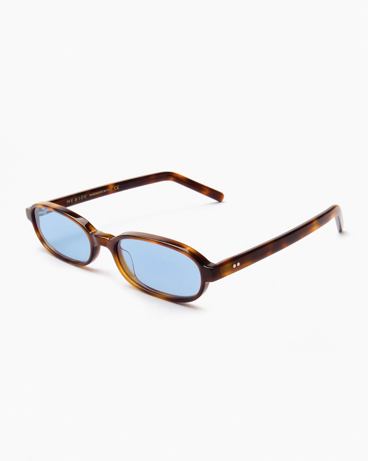 ME & JOE Iris sunglasses in tortoise – side view showing profile, Tortoise frame, Blue lenses
