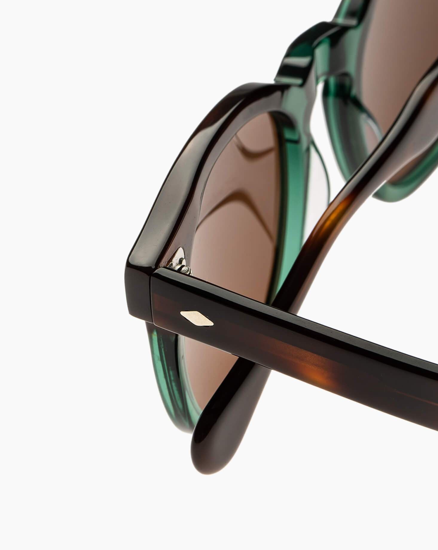 SUNGLASSES-WOMEN-MEN-UNISEX-LEGEND-GREEN-TORTOISE-DETAIL |GREEN TORTOISE